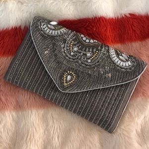 Beaded clutch